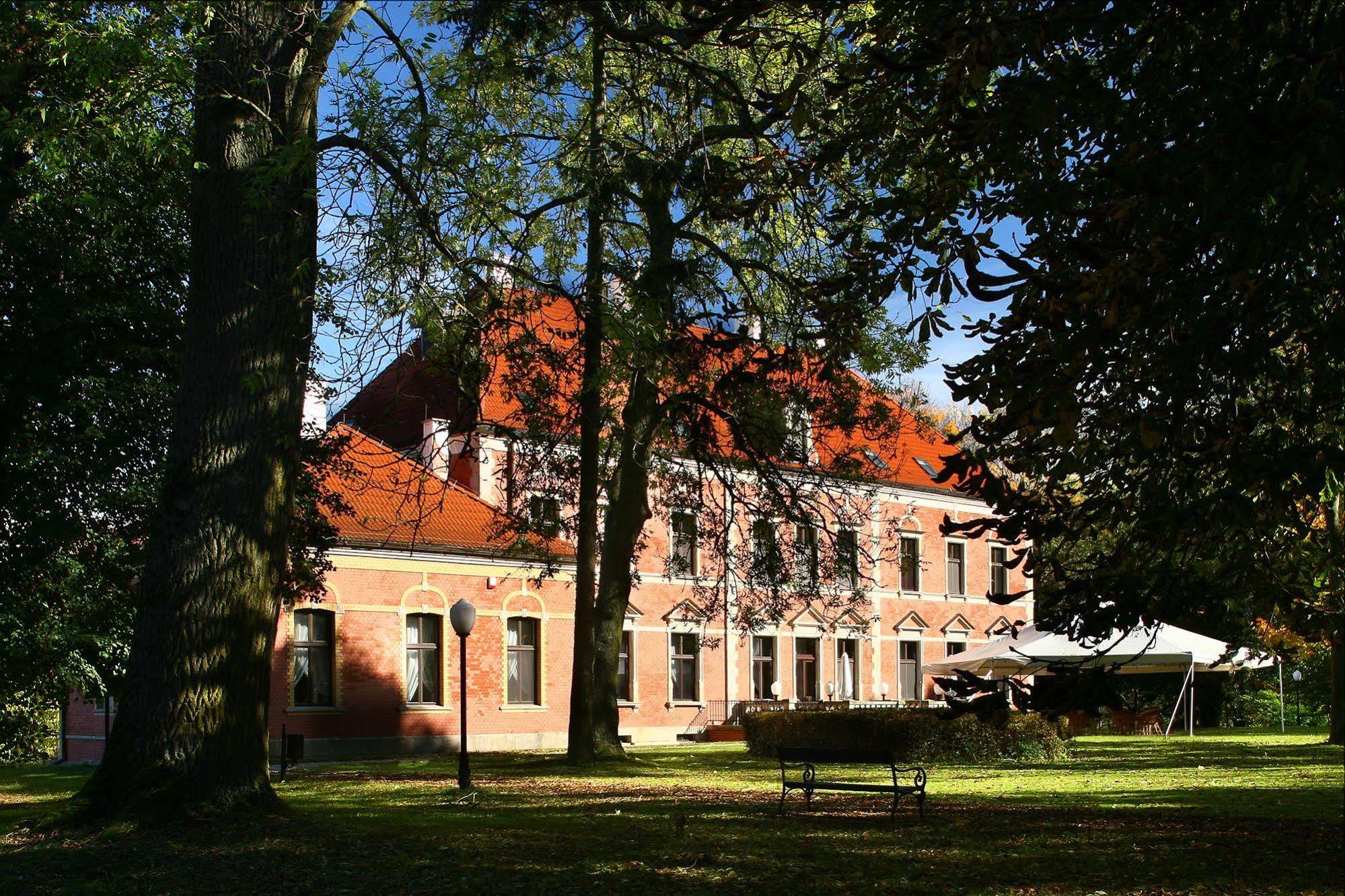 Leźno Palace Zewnętrze zdjęcie